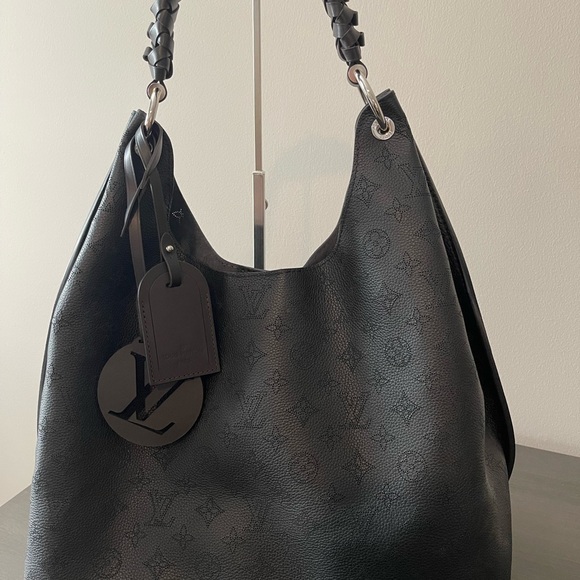 Louis Vuitton Carmel Hobo, Black Mahina Leather - PRISTINE CONDITION!! - Picture 1 of 14